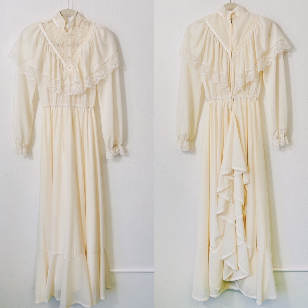 Vintage Cream Lace Victorian-Inspired Wedding Dress
